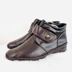 Elegant Brown Ankle Boots